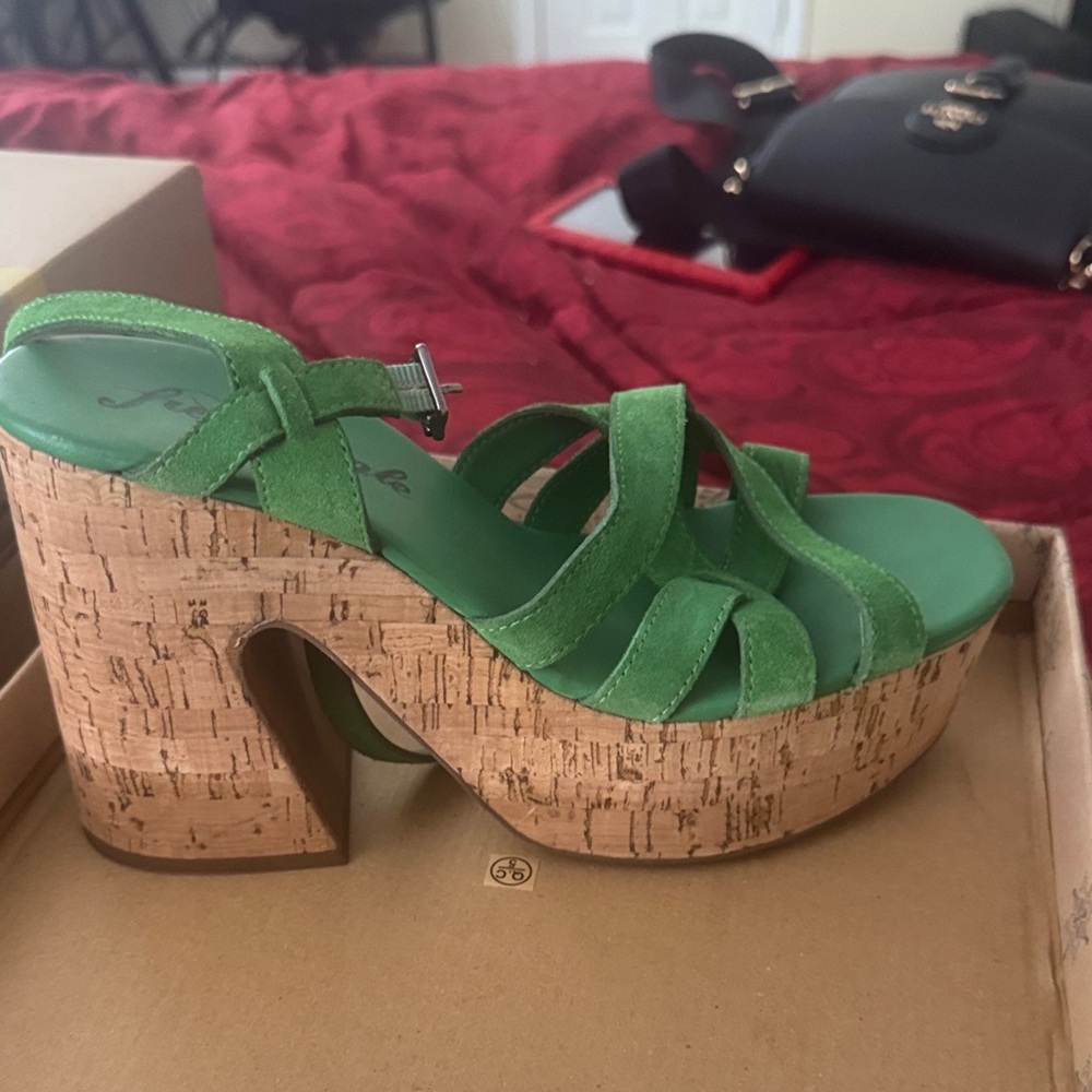 Stylish Green Platform Sandals